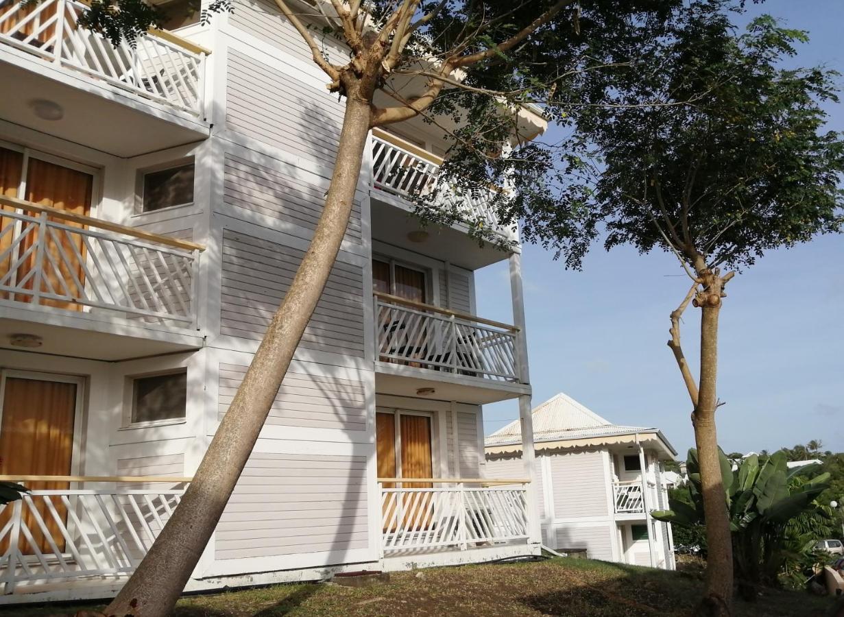Le Petit Eden - Residence 3 Etoiles - Piscine Et Plage "Le Manganao" Saint-Francois  Exterior foto