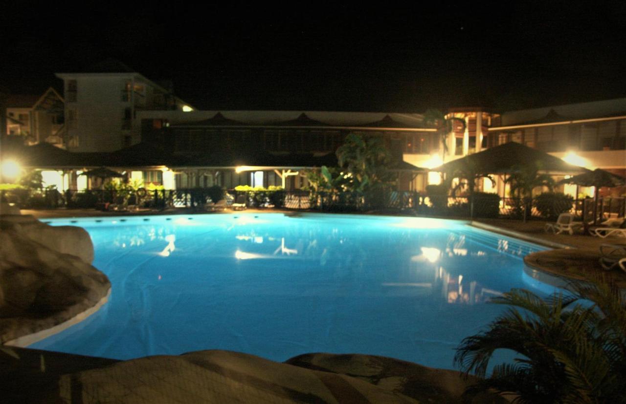 Le Petit Eden - Residence 3 Etoiles - Piscine Et Plage "Le Manganao" Saint-Francois  Exterior foto